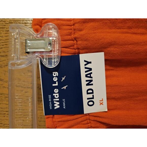 Old Navy pants NWT - Picture 3 of 8